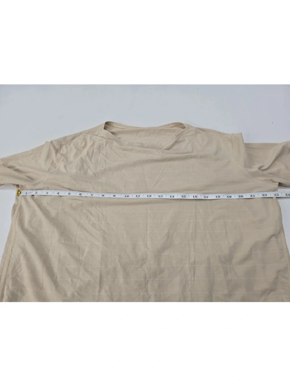 Lululemon Back In Action Short Sleeve Shirt Stripe Tan Size 8/10 Womens - Picture 4 of 5